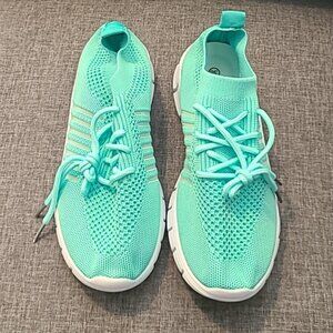 New Fashion cyan tennis shoes